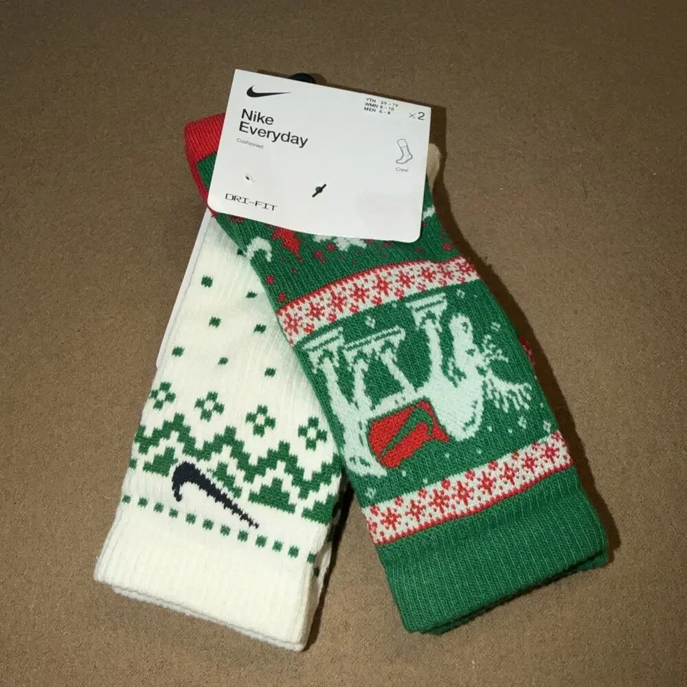 Nike Men’s Medium Everyday Plus Cushioned Winter Wonderland 2-Pack Crew Socks